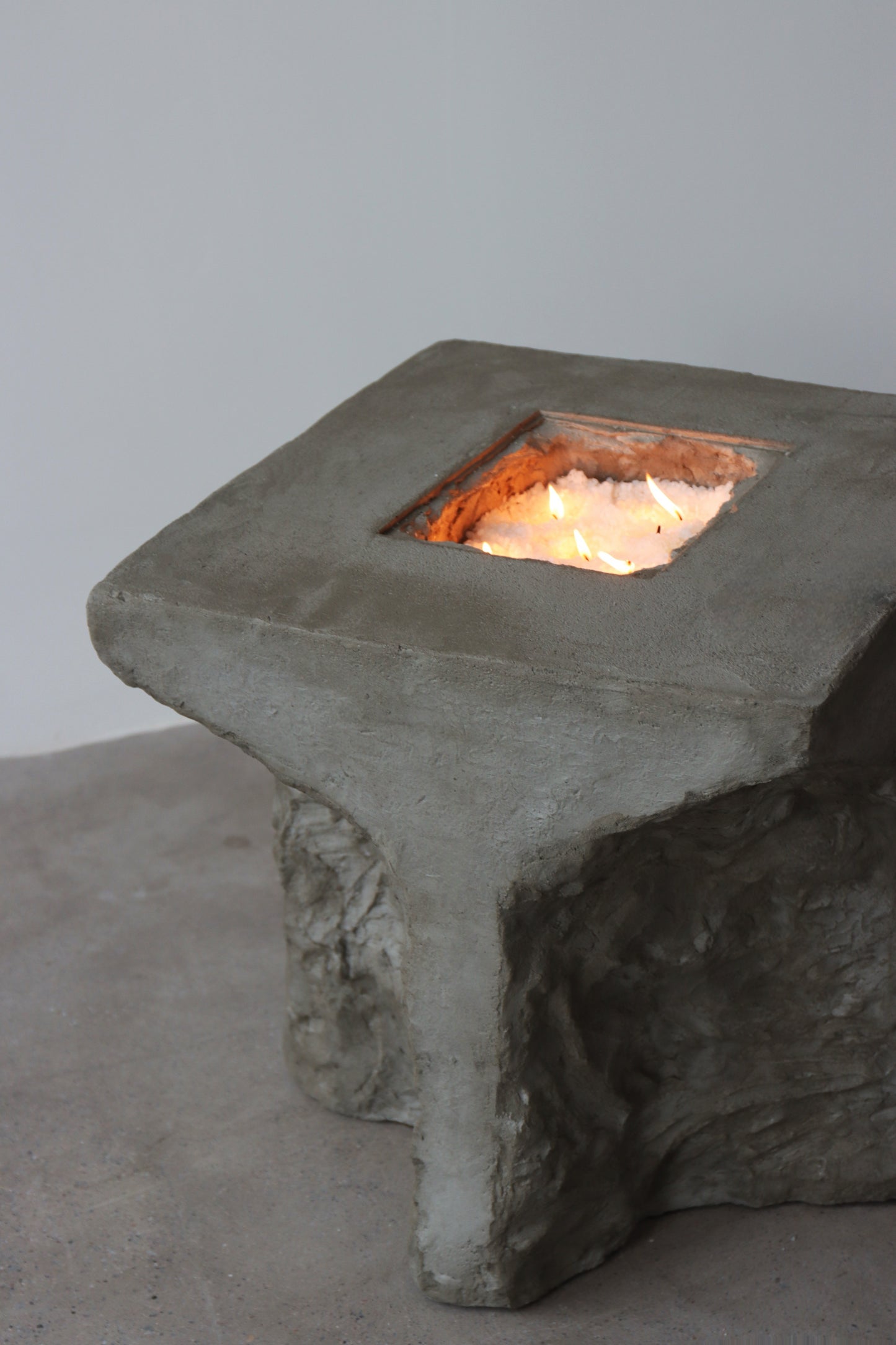 CRADLE - Candle Table