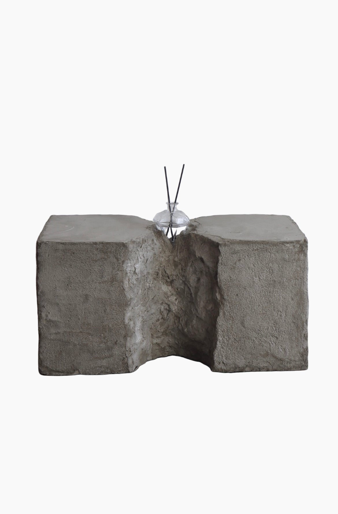 INTERSECTION | Diffuser Table