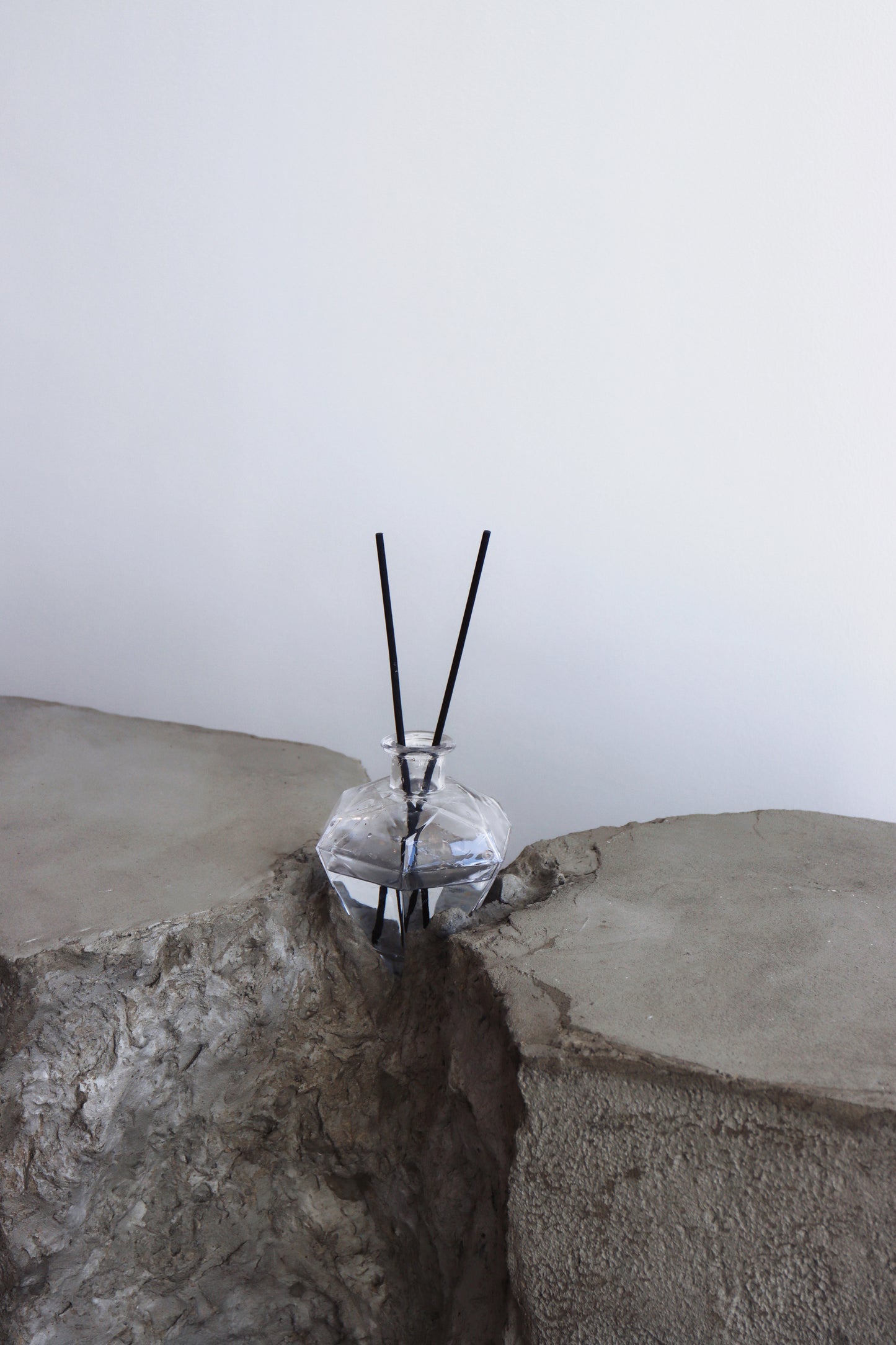 INTERSECTION - Diffuser Table