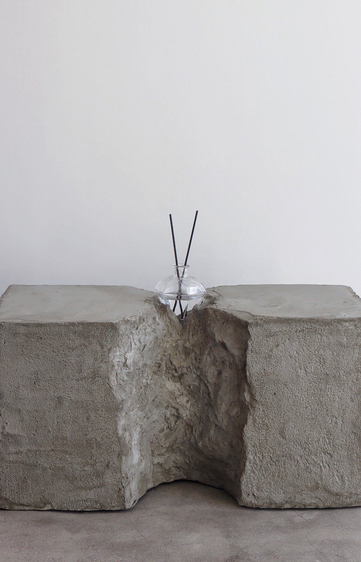 INTERSECTION - Diffuser Table